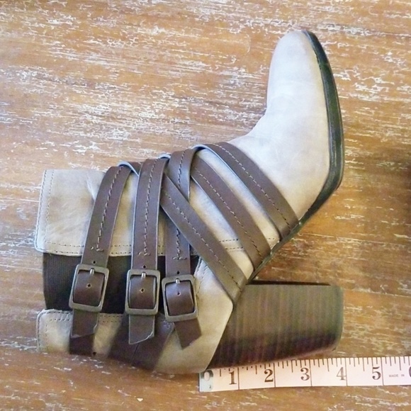 Sofft Arminda Strappy Leather Booties - Picture 7 of 9